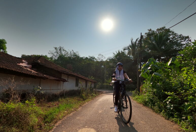 Bicycle ; Goa ; Nature